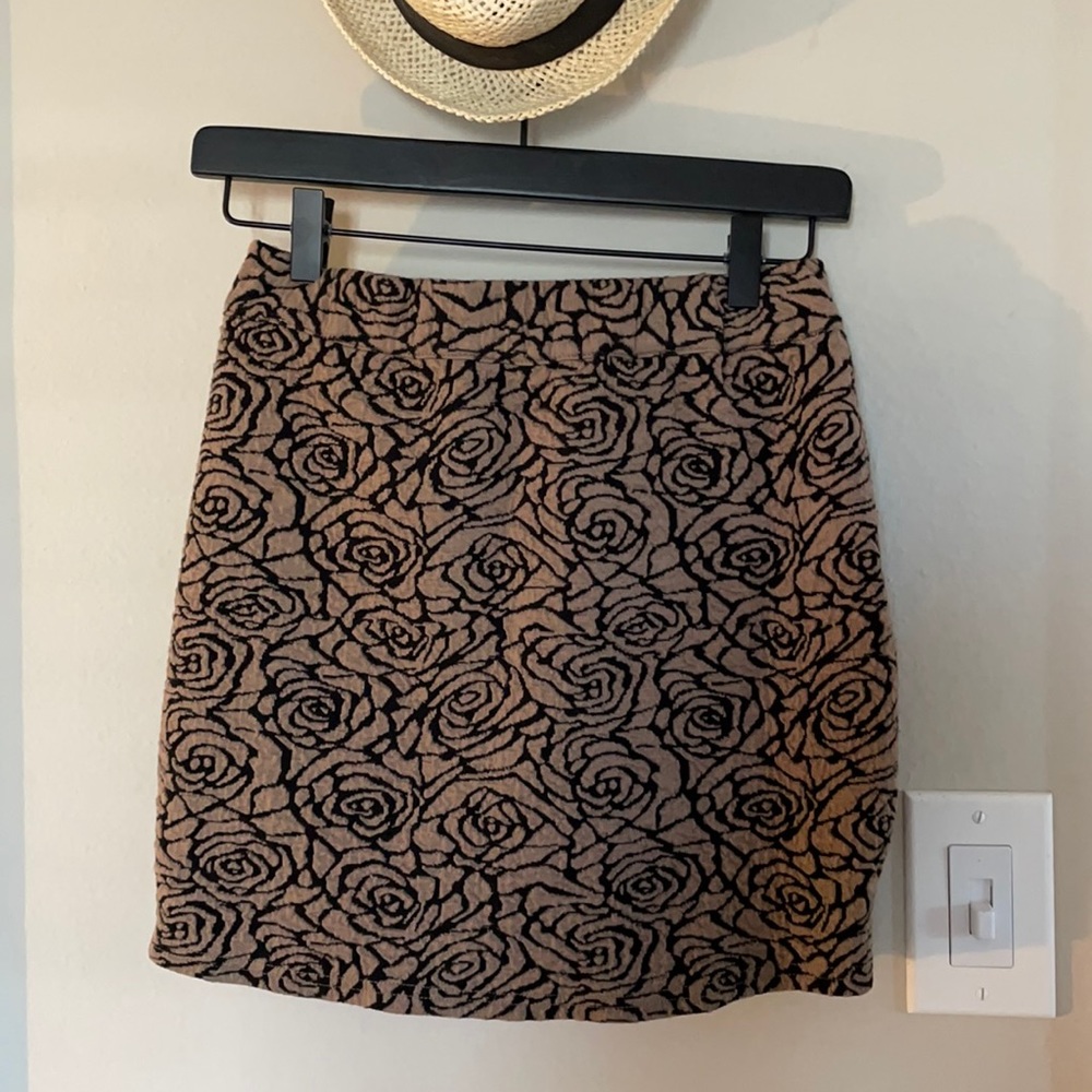 Textured miniskirt